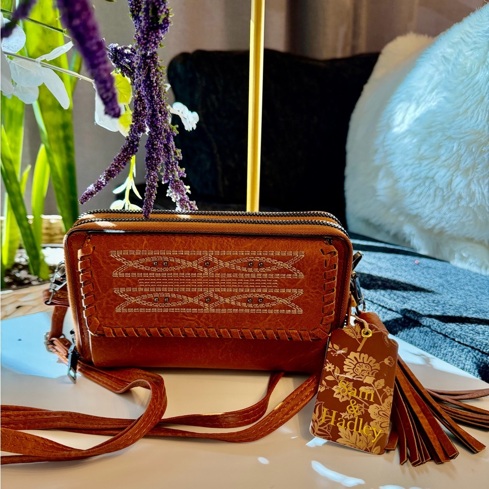 SAM & HADLEY Elegant Brown Vegan Leather Clutch/Crossbody Bag with Tassel - Picture 1 of 15